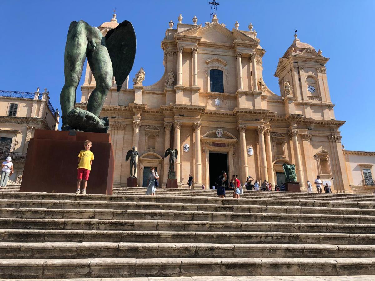 Villa Tannur Del Carmine Noto Exterior foto